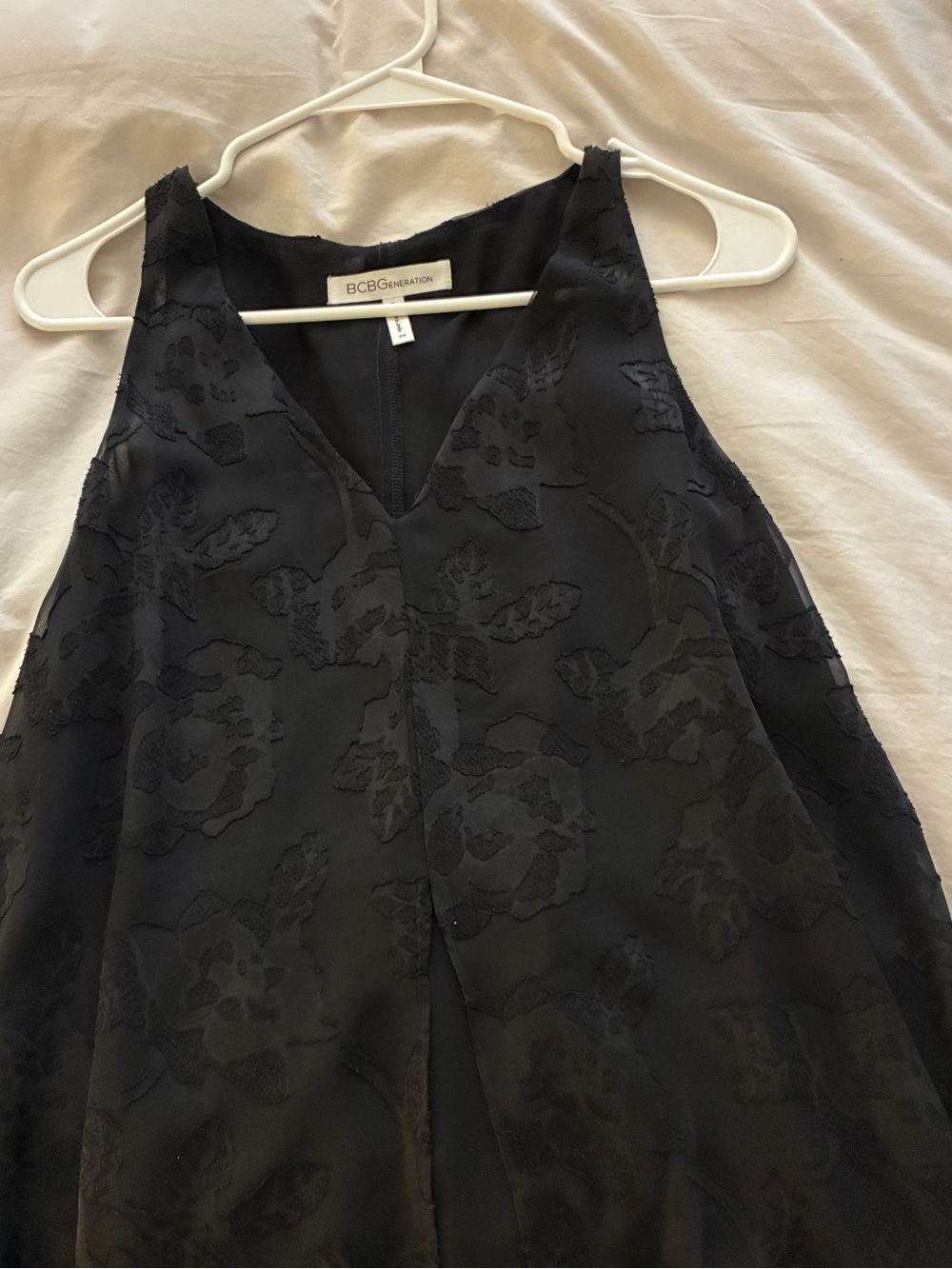 NWOT! BCBGeneration Black Floral V-Neck Blouse - Picture 6 of 6